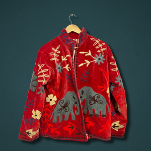 Veste en velours rouge à col montant, brodée à la main avec des éléphants et un motif floral, manches longues, manteau d'hiver pour femmes, vente en gros B2B - Product Image 3