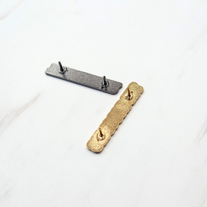 2025 vendita calda lettere alfabetiche personalizzate distintivi in oro argento placcato iniziale spille smaltate selezione di Font gratuiti - Product Image 3