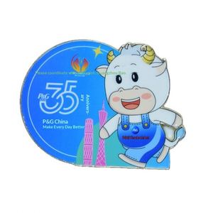Badge nominatif personnalisé en laiton, motif dessin animé, émaillé, moulé sous pression, avec emballage cadeau pour mariages, anniversaires et remises de diplômes - Product Image 5