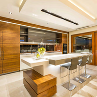 Cuisine modulaire personnalisée Prima, élégante et sans poignées, pour petit appartement, décoration urbaine.