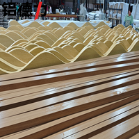 Plafonds suspendus en aluminium, profilés de plafond en aluminium, modèles de plafonds suspendus en lattes d'aluminium