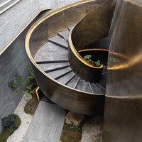 Fabricant d'escaliers de Shanghai : Escalier de villa à double poutre avec main courante latérale en acier inoxydable 304, type pilier rotatif à arc