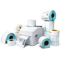 Étiquettes thermiques directes carrées 100x100mm en rouleaux autocollants pour l'identification des stocks de cartons en logistique d'entrepôt