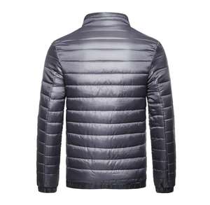 Abrigo acolchado con burbujas de invierno de diseñador de algodón con logotipo personalizado para hombre, chaqueta acolchada de poliéster negro para exteriores para hombre - Product Image 3