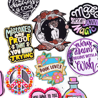 Patch brodé 3D en gros, conception personnalisée, badge en tissu personnalisé, thermocollant, sergé, motif cœur et fleur, à coudre, accessoires vestimentaires, chapeaux