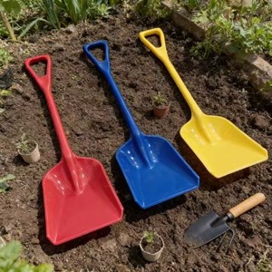 Pelle <span class=keywords><strong>à</strong></span> <span class=keywords><strong>neige</strong></span> carrée en plastique avec lame en PP, manche en bois dur, poignée en D de qualité industrielle, design moderne, pour l'agriculture et le jardinage - Product Image 1