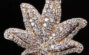 Pendentif feuille de marijuana plaqué or 14 carats en argent 925 de luxe hip hop avec diamants simulés bijou bling élégant personnalisé - Product Image 4