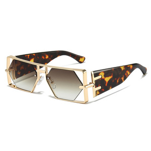 Lunettes de soleil pour femmes <span class=keywords><strong>sexy</strong></span>, style Hip-Hop populaire, monture métallique creuse dorée, forme carrée, style Punk Steampunk, avec logo personnalisé - Product Image 4