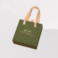 Chine Boîte à bijoux rigide en matériaux recyclés personnalisés en gros Boîtes d'emballage de cadeau de mariage en mousse à poignée pliante Fabricants