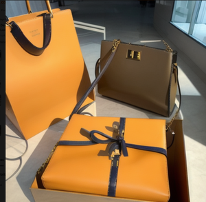Neem contact met me op voor hoogwaardige groothandel designer handtassen van topkwaliteit, bekende merken handtassen, luxe dameshandtassen en tote bags. - Product Image 1