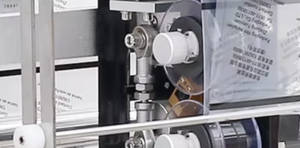 Machine de remplissage et d'emballage automatique de beurre de cacahuètes et de sauce caramel, contrôlée par PLC, haute précision, SJIII-S100, 50 sachets/minute, 5-100 ml - Product Image 4