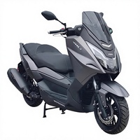Moto Cruiser Yamaha Majesty ZY125T-15 avec grand béquille latérale, vitesse maximale 90 km/h, idéale pour les longs trajets