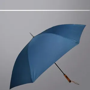 批发高品质防水高尔夫伞经典纯色直木柄长伞