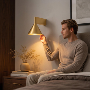 Lampe murale minimaliste en laiton CH, design géométrique, décoration intérieure moderne, luminaire pour chambre à coucher - Product Image 1