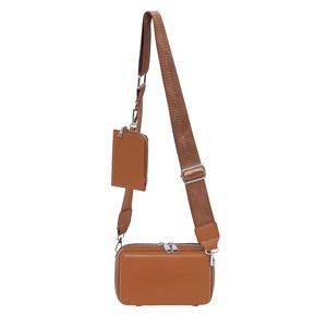 Sac bandoulière carré en cuir personnalisé pour homme – Style décontracté et tendance - Product Image 3