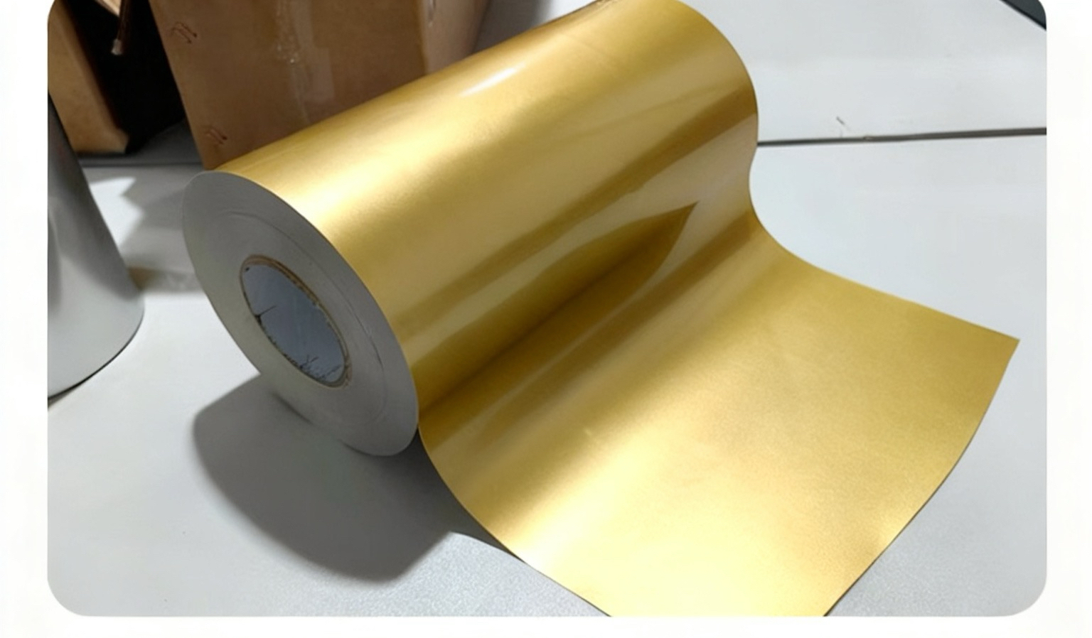 Oro (0,32*25 m/rotolo)