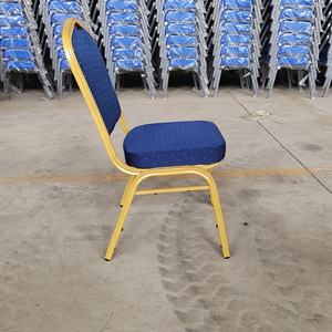 批发豪华金色金属框架织物套活动铝婚礼酒店家具可堆叠宴会厅椅待售 - Product Image 3