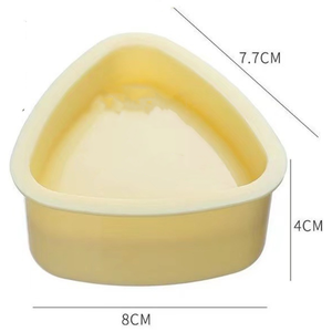 อุปกรณ์ให้อาหารแม่พิมพ์ Onigiri สามเหลี่ยม <span class=keywords><strong>เครื่อง</strong></span>ทําข้าวซูชิสําหรับอาหารชนิดบรรจุกล่องเบนโตะ - Product Image 2