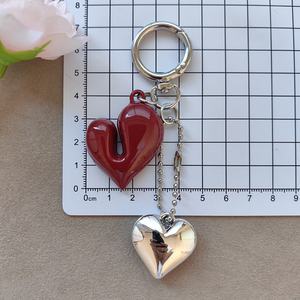 Porte-clés en métal avec pendentif cœur bordeaux 2026, accessoire nœud papillon, décoration de sac, élégant ornement en acrylique - Product Image 6