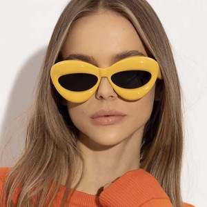 Gafas de Sol de Marca al por Mayor 2023, Protección UV400, Logotipo Personalizado para Hombres, Mujeres y Niños, con Lentes Tácticas y Monturas de PC/Plástico - Product Image 4