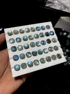 Lot de labradorite de qualité supérieure, taille à chevrons : pierres précieuses en vrac de formes variées pour la fabrication de bijoux, prix de gros - Product Image 4