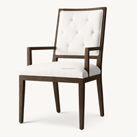 Fauteuil de salle à manger artisanal en chêne massif avec dossier capitonné blanc, assise en tissu rembourré et accoudoirs géométriques pour salles à manger de luxe