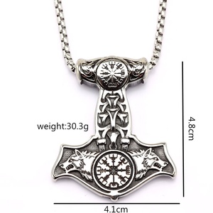 Collier personnalisé en acier inoxydable pour homme, avec pendentifs marteau de Viking Mjolnir, boussole Vegvisir, loup, nœud celtique, cadeau nordique - Product Image 5