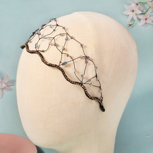 Nouveau serre-tête de mariée transfrontalier européen et américain, tressé à la main en maille, orné de perles de cristal et de <span class=keywords><strong>fil</strong></span> de cuivre enroulé, fait main et perlé - Product Image 4