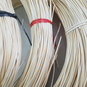 Noyau de rotin Manau du Vietnam et matériau en osier de sangle de canne en rotin fermé pour la fabrication d'ensembles de meubles en rotin de jardin - Product Image 1