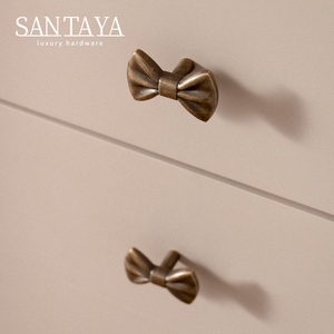 Manija cepillada de latón antiguo macizo, diseño creativo, tiradores de muebles de corbata/medalla para dormitorio, Villa, tocador para habitación de niños - Product Image 6