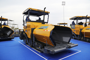 XCMG Factory RP903 buone condizioni <span class=keywords><strong>macchina</strong></span> per pavimentazione in asfalto usata prezzo della finitrice cingolata stradale in vendita - Product Image 6