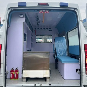 L'<span class=keywords><strong>ambulance</strong></span> la plus avancée, toute neuve, <span class=keywords><strong>Iveco</strong></span> 4x4 diesel, véhicule d'urgence hospitalier pour le transport et la surveillance. - Product Image 4