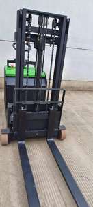 Grúa de elevación de 2000Kg y 4,5 M, tipo Walkie de pie, batería de horquilla larga, apilador de palés automático eléctrico completo con podio de Pedal - Product Image 5