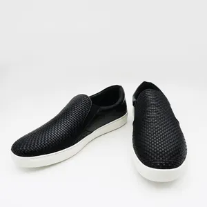 2022 vendita calda Slip on uomo scarpa Casual Business scarpe basse Sneaker in pelle moda confortevole