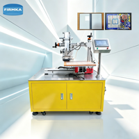 Machine d'étiquetage mobile semi-automatique multi-étiquettes, précision d'étiquetage de 0,5 mm, fonctionnement simple, peut étiqueter 20 bouteilles par minute.