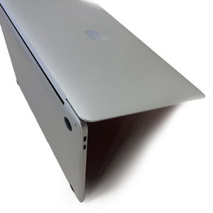 Laptop Usato Apple <span class=keywords><strong>MacBook</strong></span> <span class=keywords><strong>Pro</strong></span> 2017 <span class=keywords><strong>13</strong></span> Pollici con Processore i7, 16GB RAM, 256GB SSD - Disponibile all'Ingrosso - Product Image 2