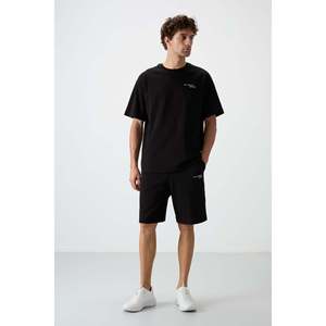 Conjunto de Pantalones Cortos Air Jones para Hombre, Negros, de Corte Holgado, Bordados, de Mezcla de Algodón, Gruesos, Suaves y Texturizados - Atuendo Casual de Verano de Dos Piezas - Product Image 3