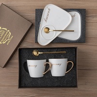 Vente en gros Tasse à café créative en céramique de bureau de luxe à poignée dorée Offre Spéciale cadeau avec assiette à dessert et boîte cadeau