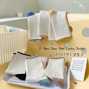 Women's Mid-Calf Socks Color-Blocked Simple Style Anti-Slip Breathable Spring Autumn Wear - Product Image 3