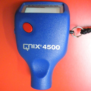 Jauge d'épaisseur de revêtement QuaNix 4500, précision standard pour surfaces métalliques et non métalliques - Product Image 1