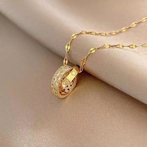 Collar circular de doble anillo de acero de titanio con diseño geométrico para mujer, uso diario - Product Image 1