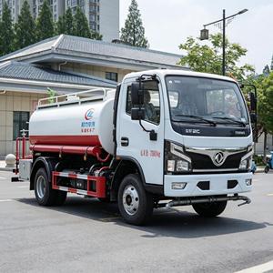 Camion de pompiers et d'arrosage combiné Clw 4x2 avec lance d'incendie pour la lutte contre les incendies en zone urbaine et la suppression de la poussière sur les routes - Product Image 2
