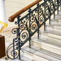 Maßgefertigte Treppengeländer aus Gusseisen, Handlauf für Außenbereich, Schmiedeeisen-Treppenbalustrade-Design für Apartments, Innenhöfe und Villen