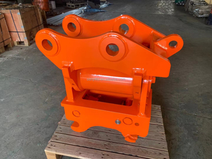 Attache hydraulique à bascule rapide personnalisable à 180 degrés pour excavatrice - Product Image 5