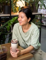Mug Tumbler Termos Botol Kopi Ramah Lingkungan Berinsulasi Dinding Ganda Stainless Steel 304 18oz Kustom Terlaris dengan Tutup Lipat