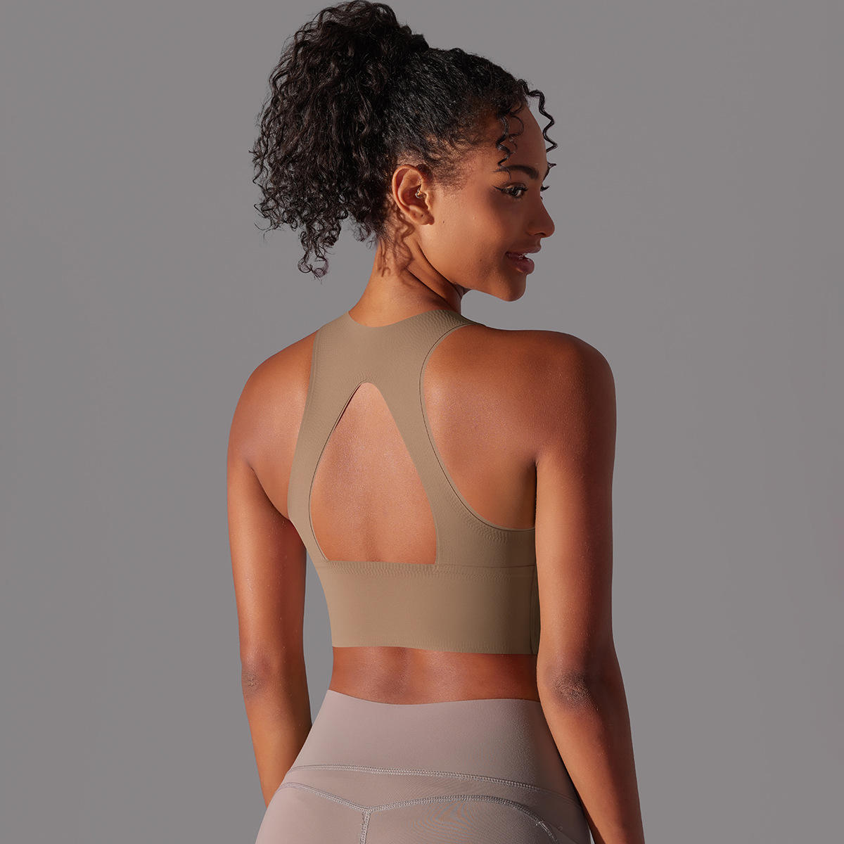 สีน้ำตาล