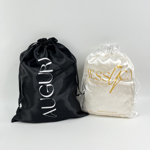 Pochette à cordon en satin gris argenté personnalisée, logo imprimé noir, sac cadeau en satin de soie pour bijoux et emballage cosmétique - Product Image 5
