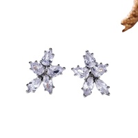 Boucles d'oreilles clous pour cartilage, hélix, papillon, couronne, boule à vis, barbell, piercing, plaqué or, cuivre, laiton pour femme