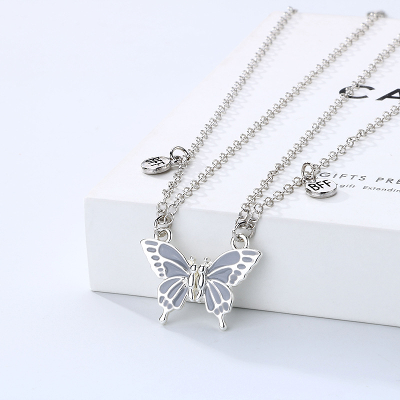 Nuova Collana dell'Amicizia in Due Pezzi, Accessorio Moda Regalo, Collana con Farfalla per Migliori Amiche