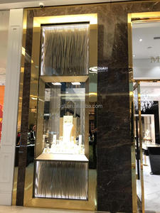 <span class=keywords><strong>Vitrina</strong></span> de cristal de esquina montada en la pared para sala de estar y tienda minorista Almacenamiento de exhibición Centro comercial de lujo moderno Metal MDF - Product Image 5